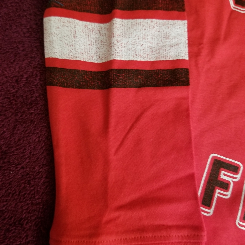 NHL Legacy Collection Calgary Flames Long Sleeve Pullover. - Picture 3 of 8